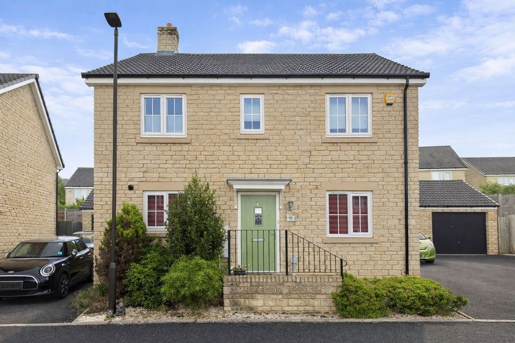 Property photo 1 of 18