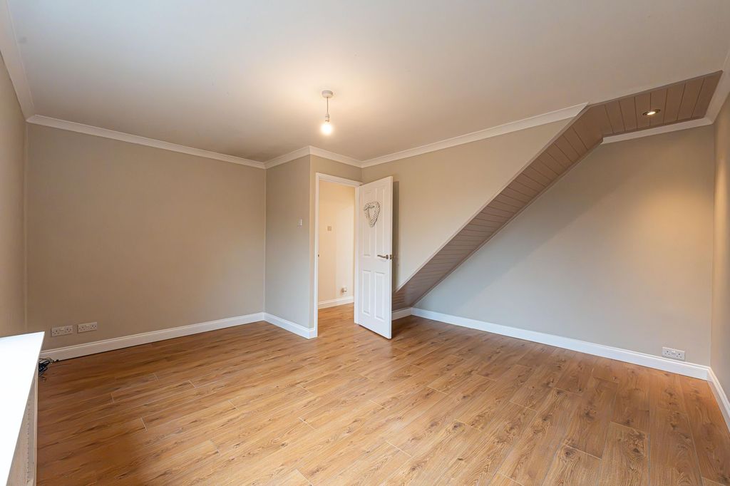 Property photo 3 of 36