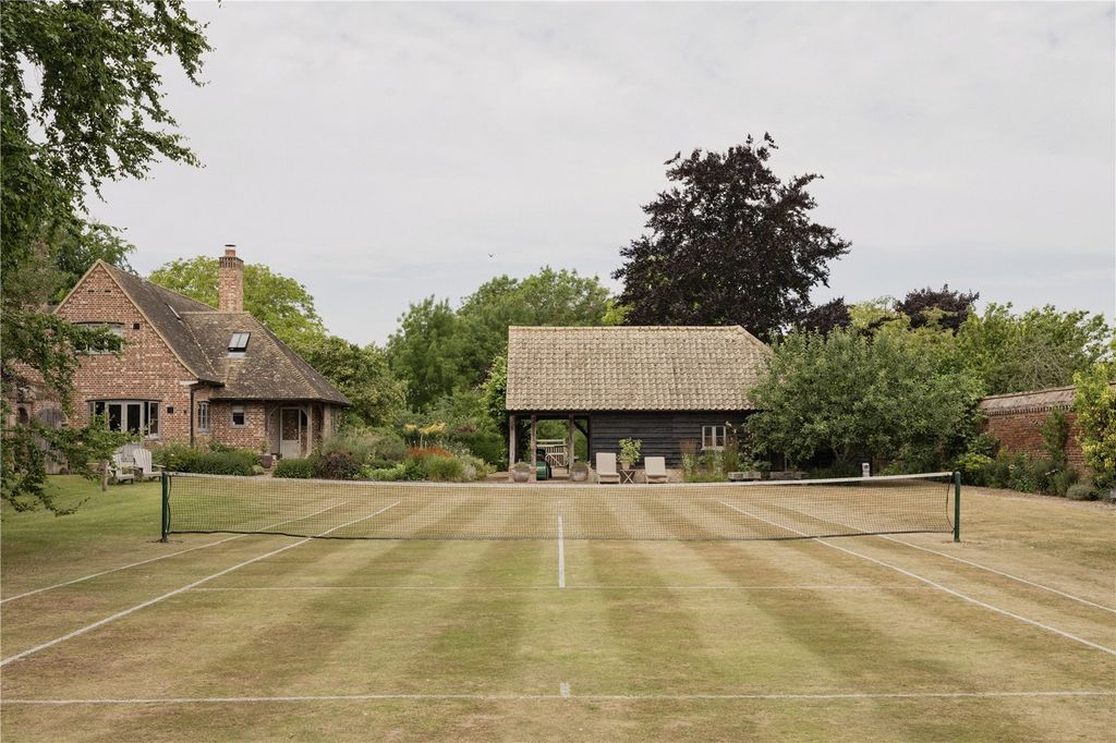 Property photo 2 of 22 Haslingfield Manor