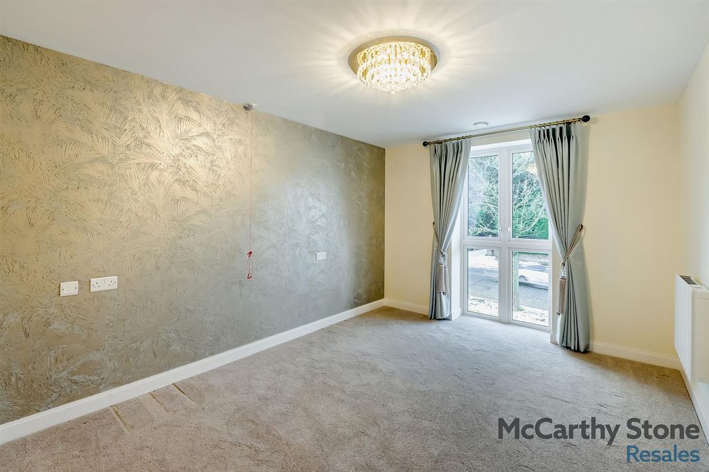 Property photo 1 of 36 8674057-Interior16-800.Jpg