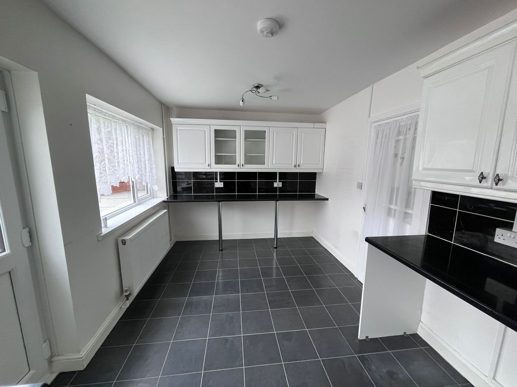 Property photo 3 of 12 Dining Room