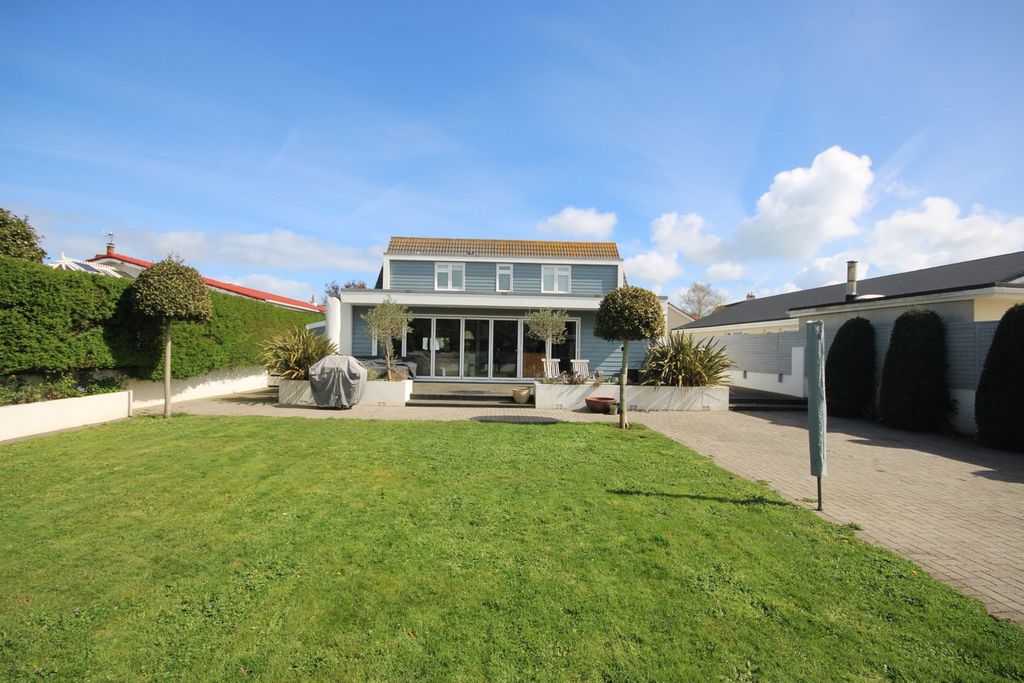 Property photo 1 of 30