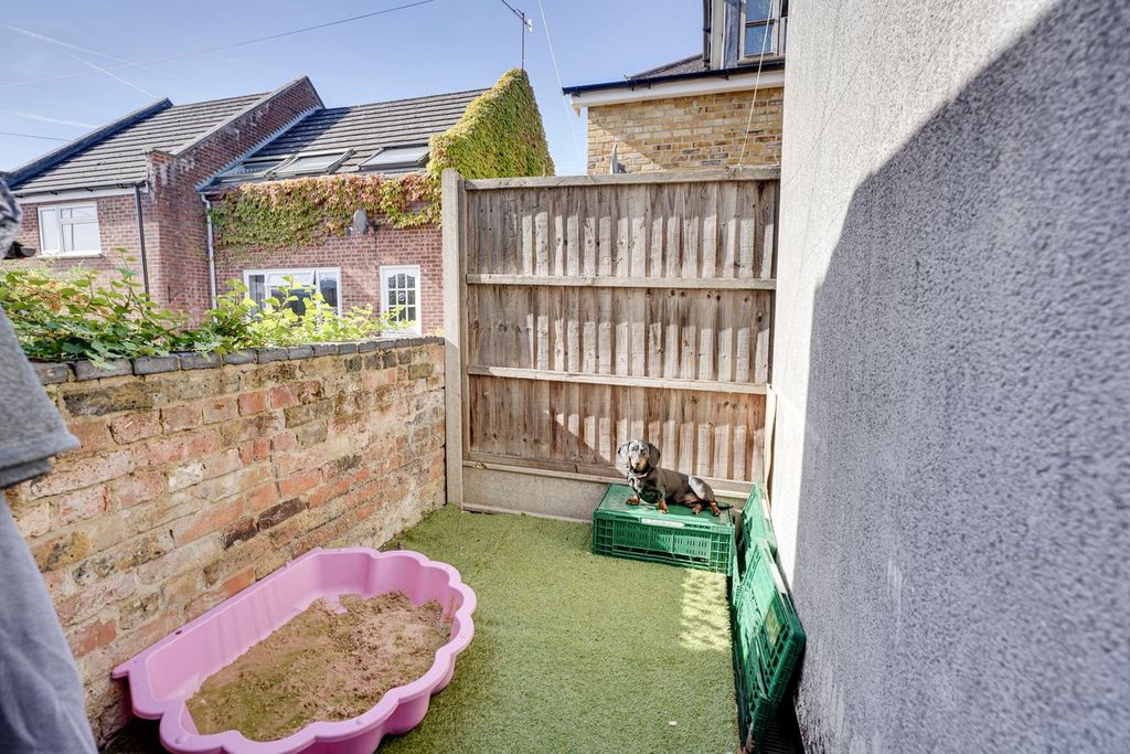 Property photo 3 of 11