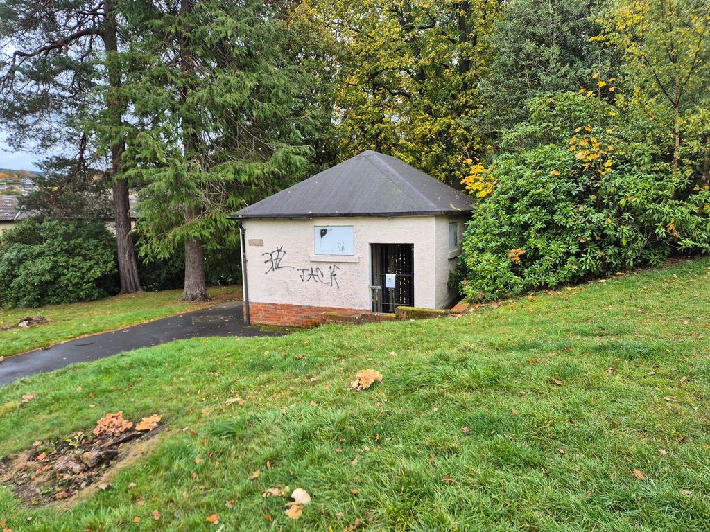 Property photo 1 of 5