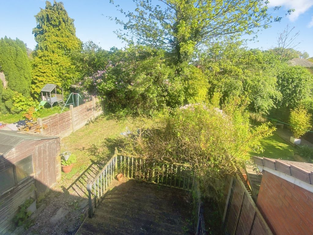 Property photo 2 of 9 Picture No. 11
