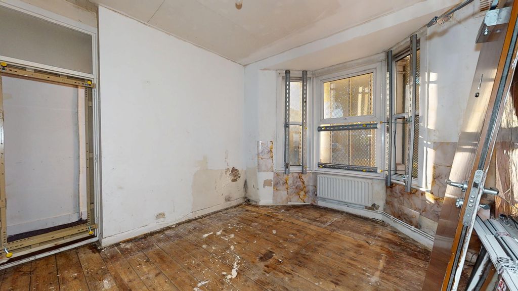 Property photo 3 of 21 230 Barking Road, East Ham, London, E6 3Bb