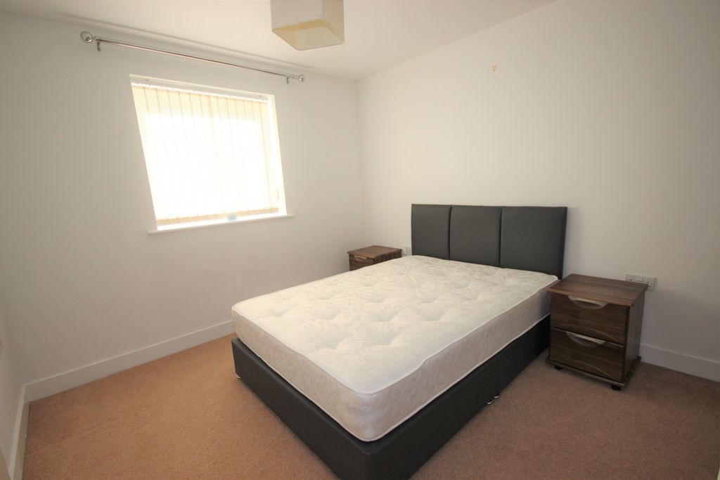 Property photo 3 of 6