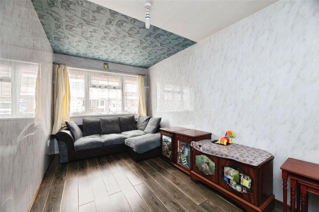 Property photo 2 of 19 Picture No. 18