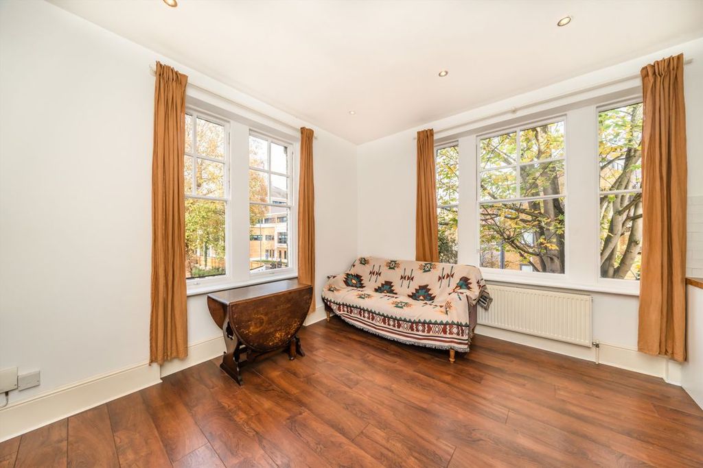 Property photo 3 of 6