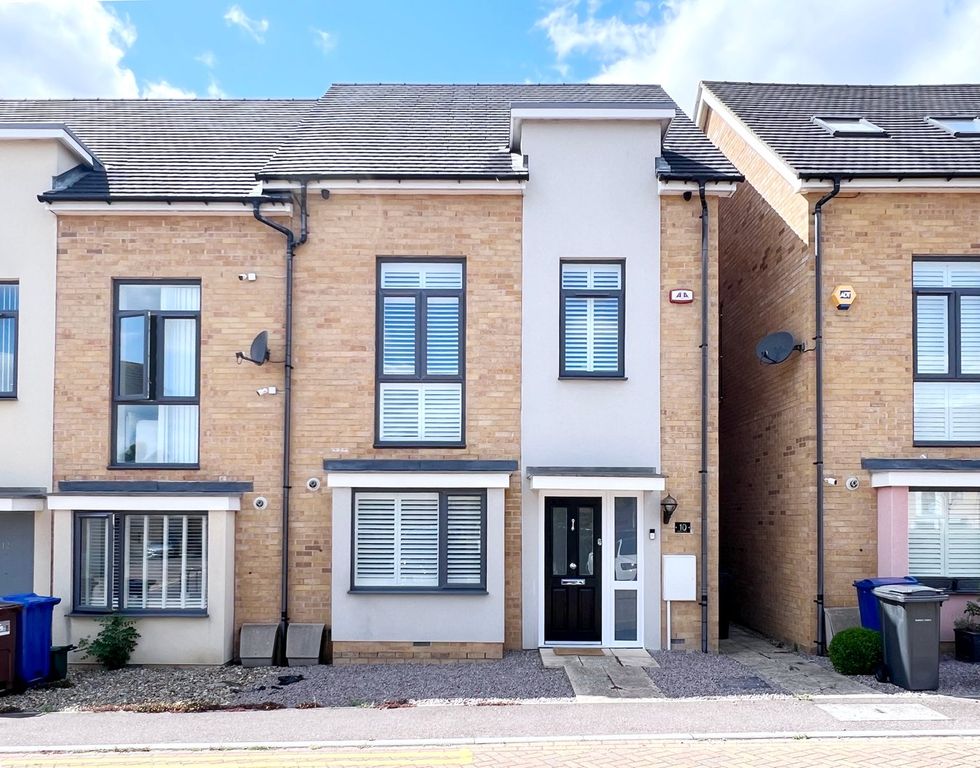 Property photo 1 of 11