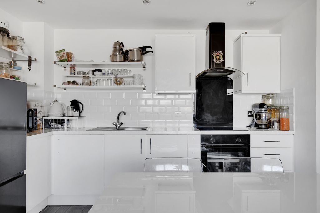 Property photo 2 of 9 Gallery