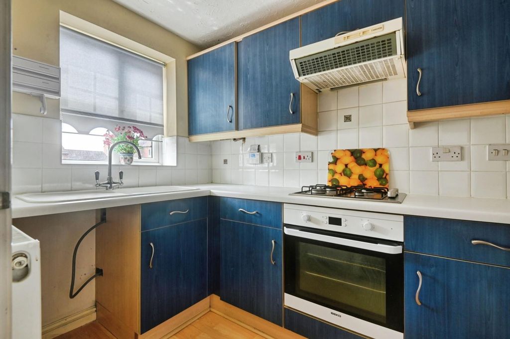 Property photo 3 of 16 33Ric6.Jpg