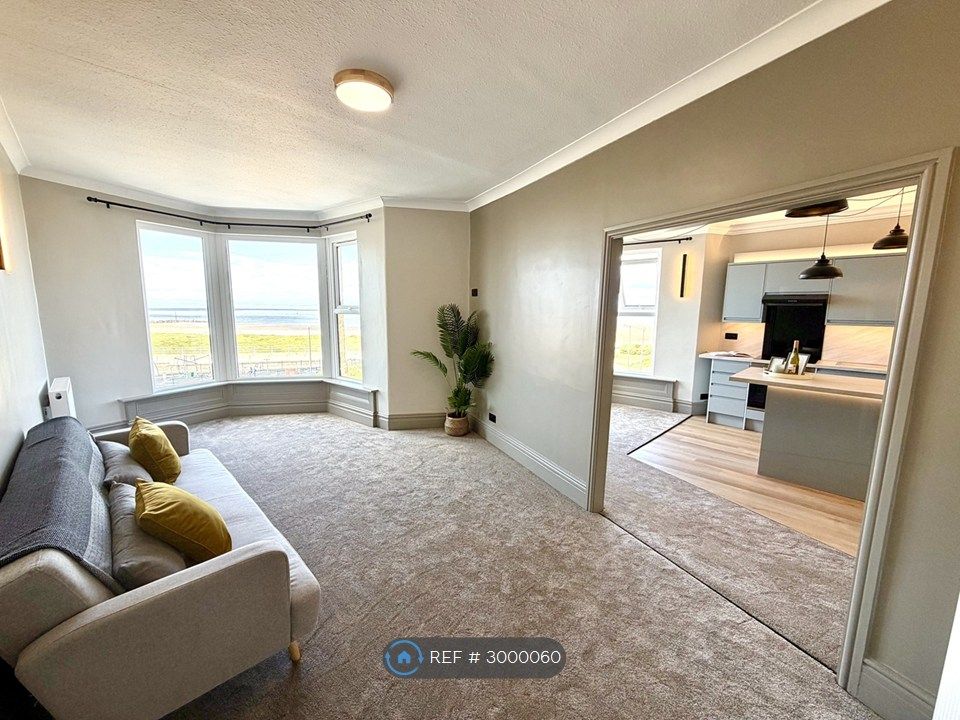 Property photo 2 of 11 Living Room