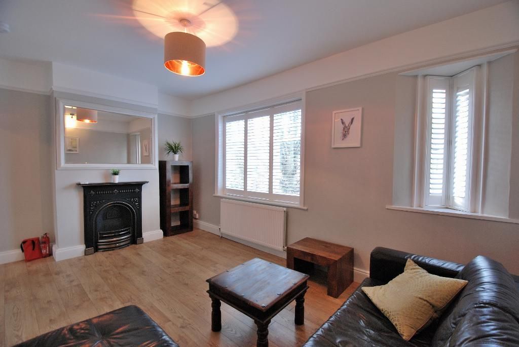 Property photo 2 of 9 Spacious Living/Dining Room