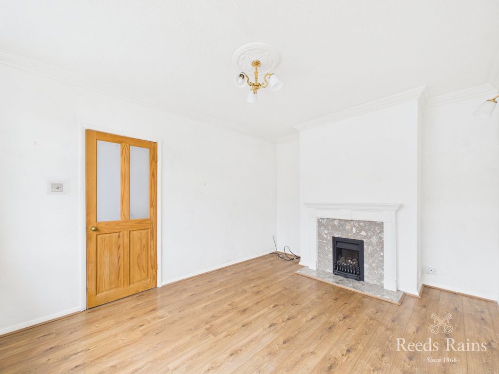 Property photo 3 of 26 Lounge