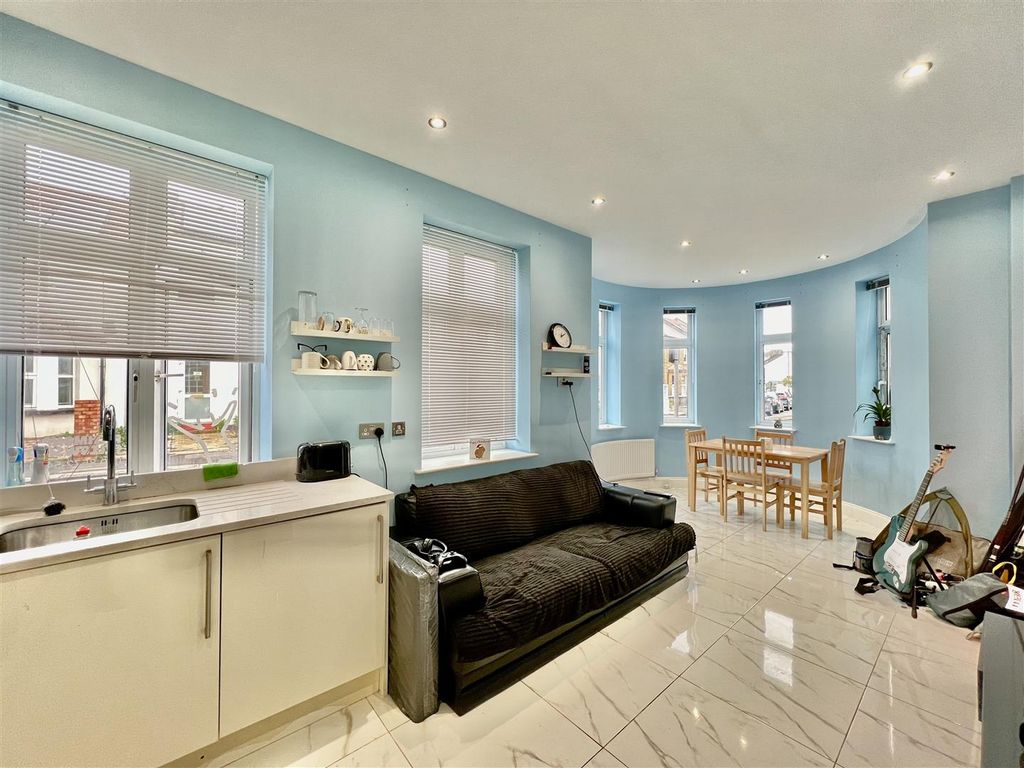 Property photo 3 of 6 Open Plan Kitchen/ Reception Room