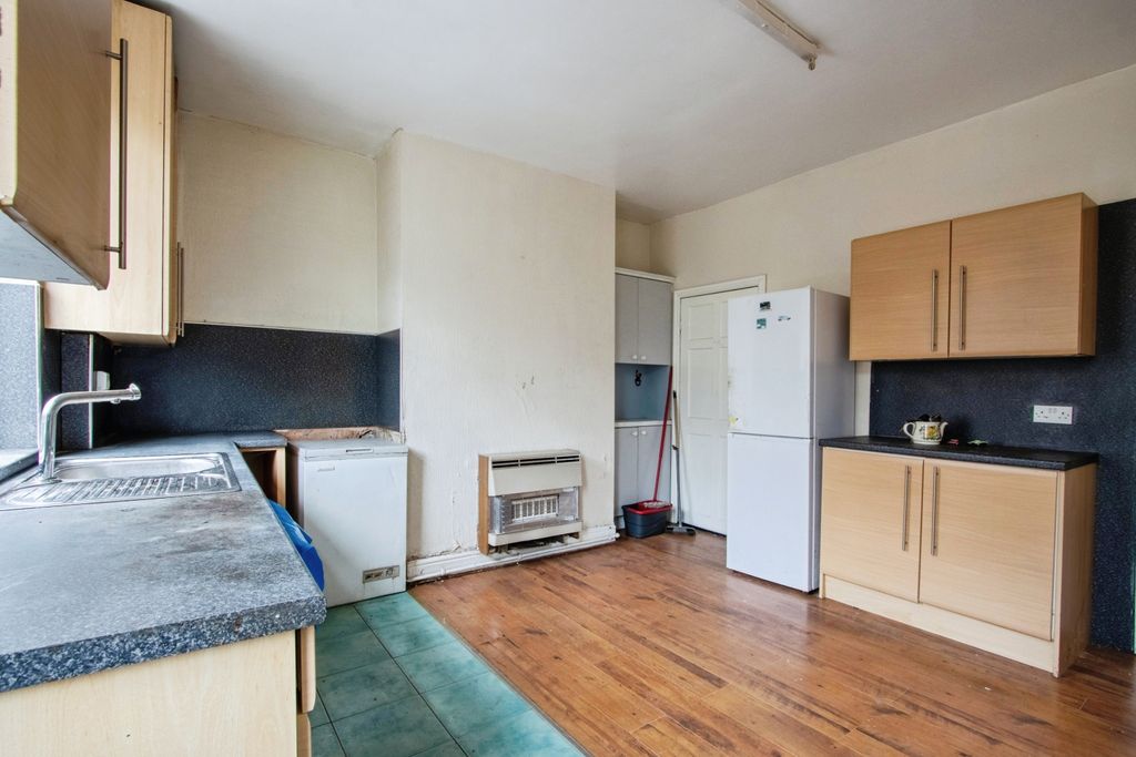 Property photo 3 of 15