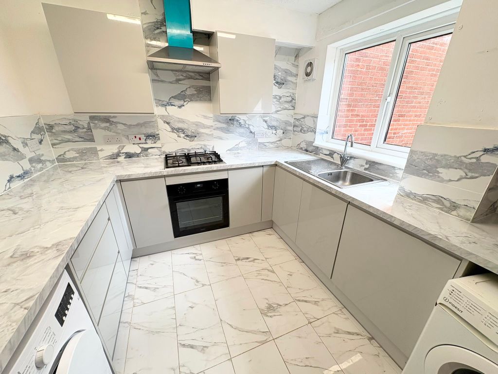 Property photo 1 of 9 Kitchen