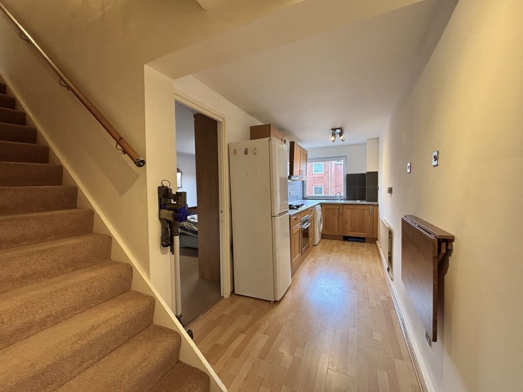 Property photo 3 of 14 Image00012