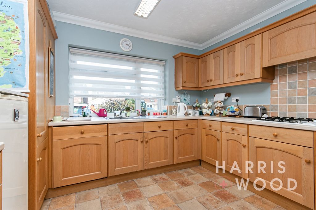 Property photo 2 of 28 4679991