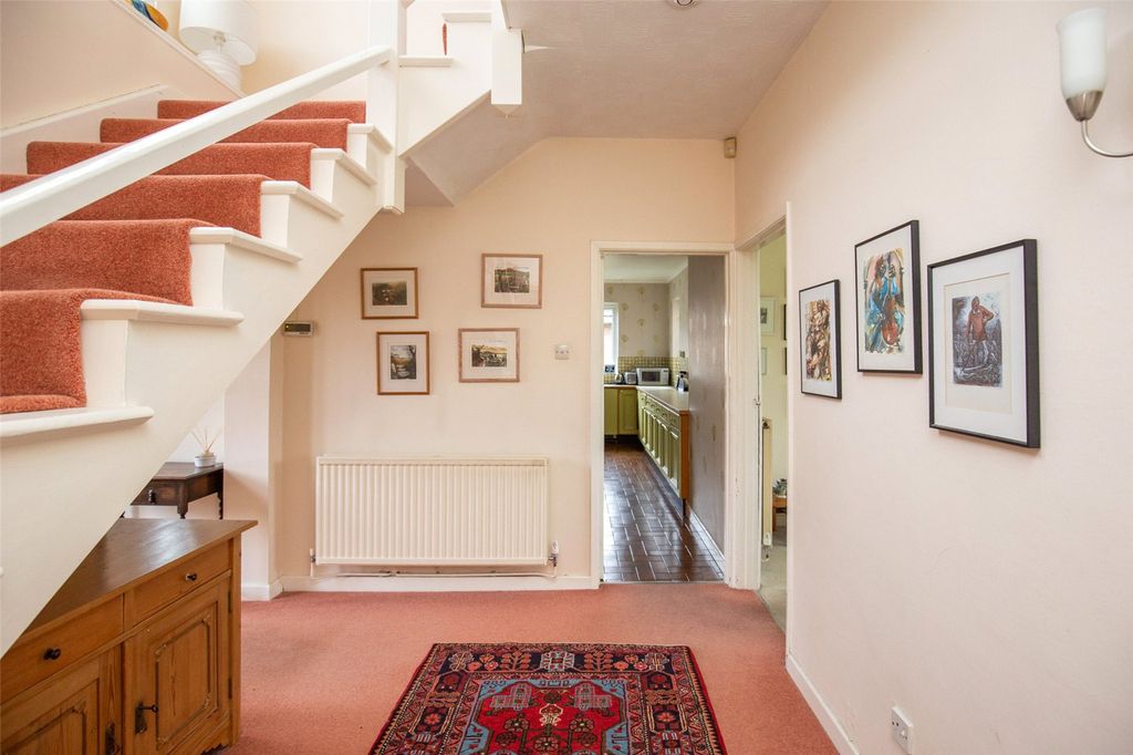 Property photo 3 of 34 Picture No. 12