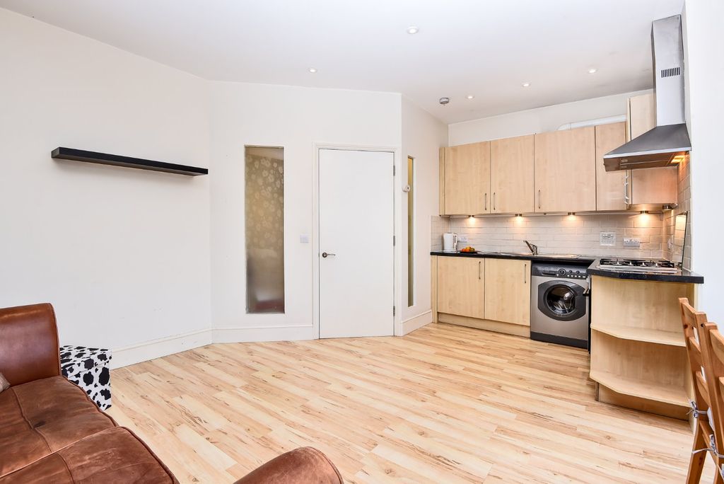 Property photo 3 of 19 Picture No. 03