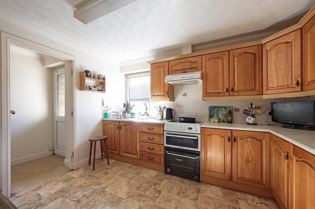 Property photo 3 of 18 4893848