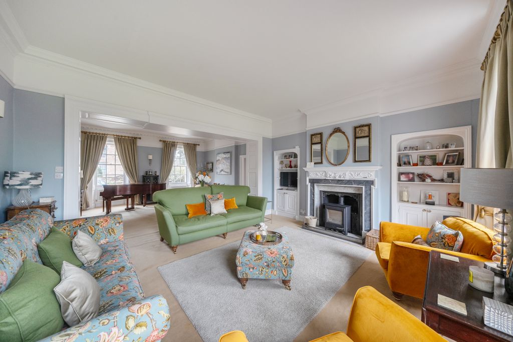 Property photo 2 of 53