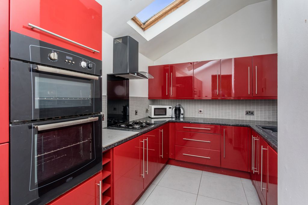 Property photo 2 of 12