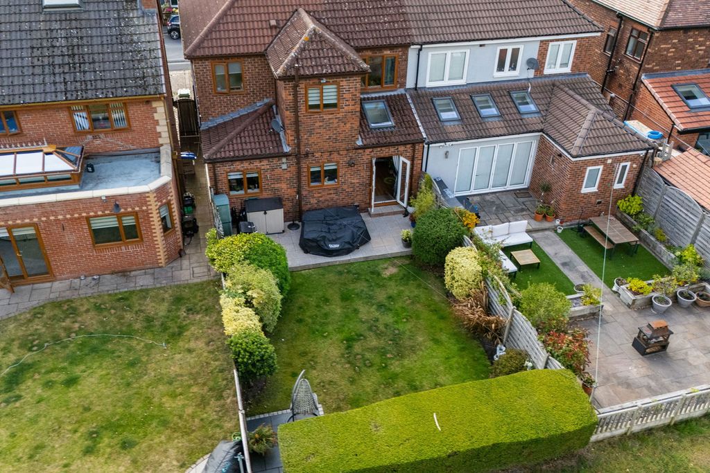 Property photo 3 of 46