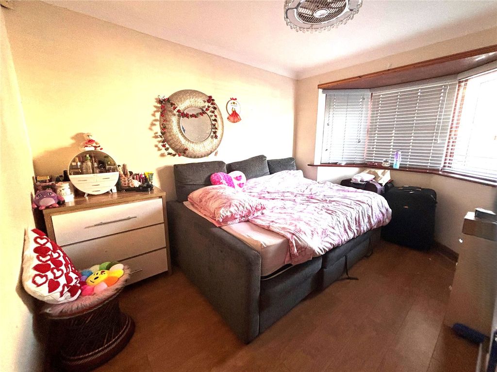 Property photo 3 of 17 Bedroom