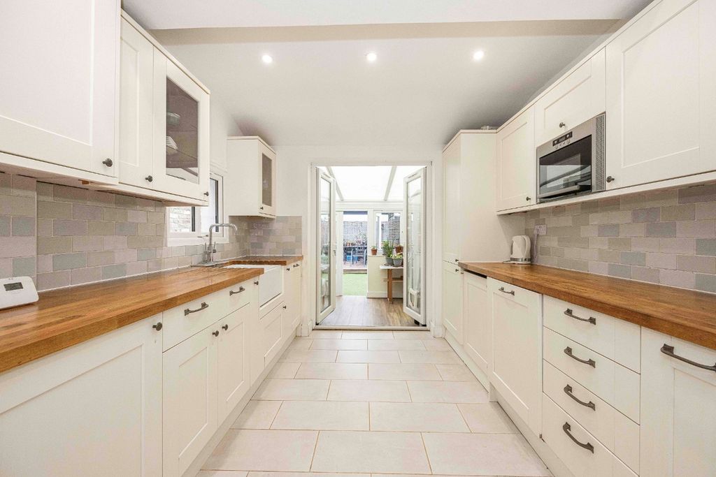 Property photo 2 of 20 4537793