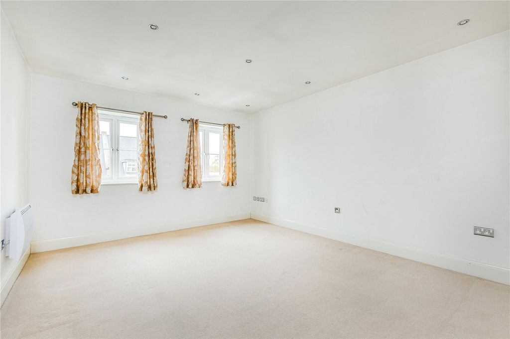 Property photo 3 of 5