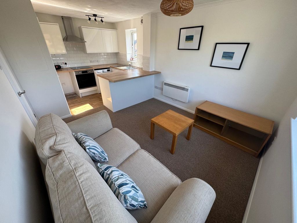 Property photo 2 of 9 Photo 3