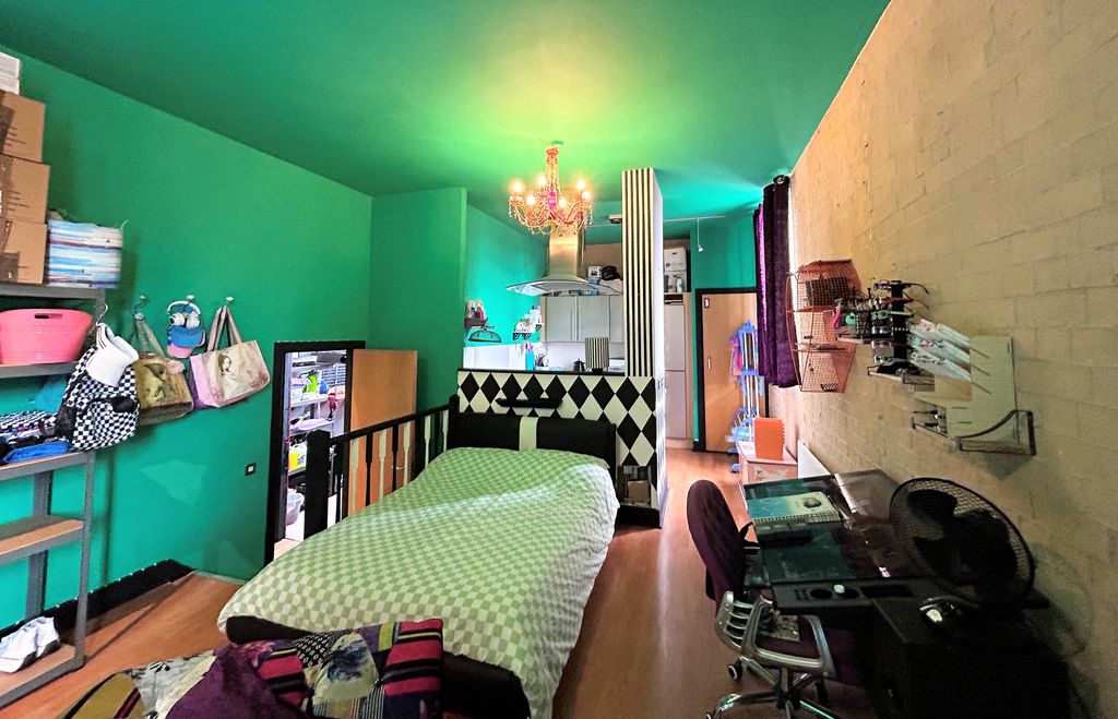 Property photo 3 of 6