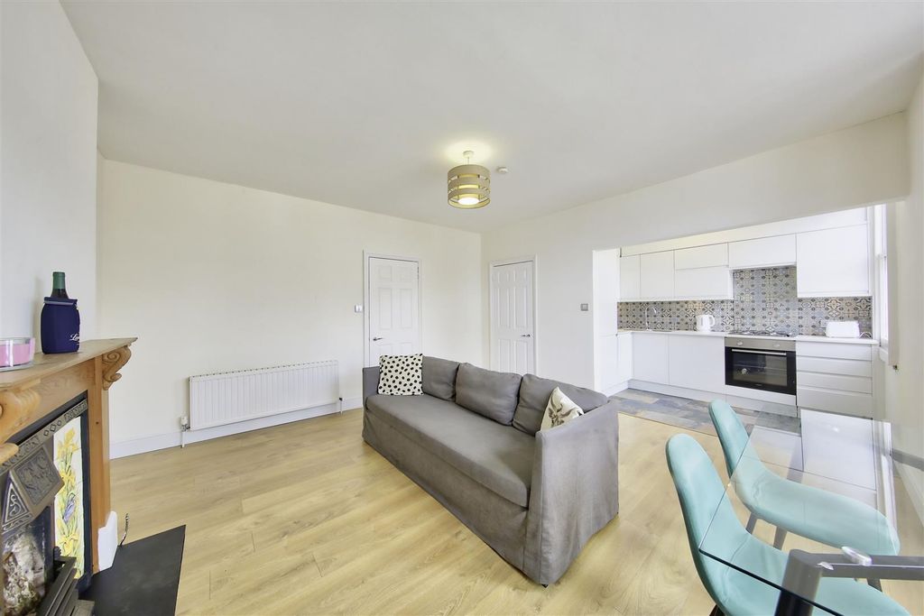 Property photo 3 of 11 Living.Jpg