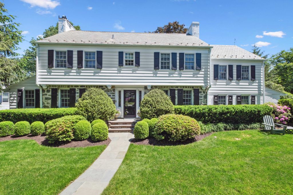 Property photo 1 of 29