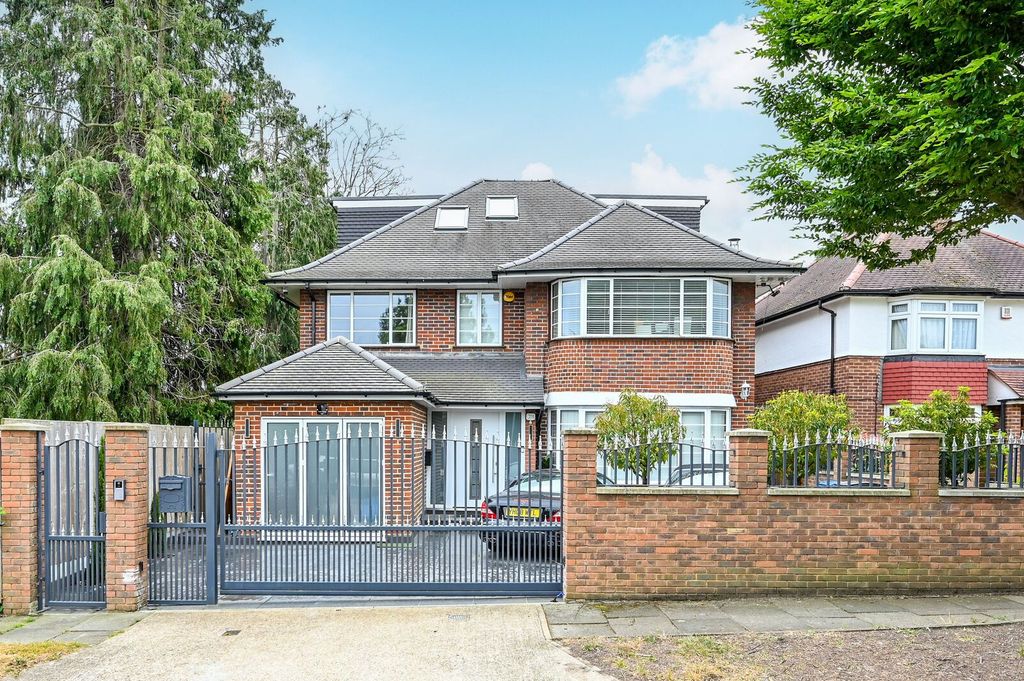 Property photo 1 of 41