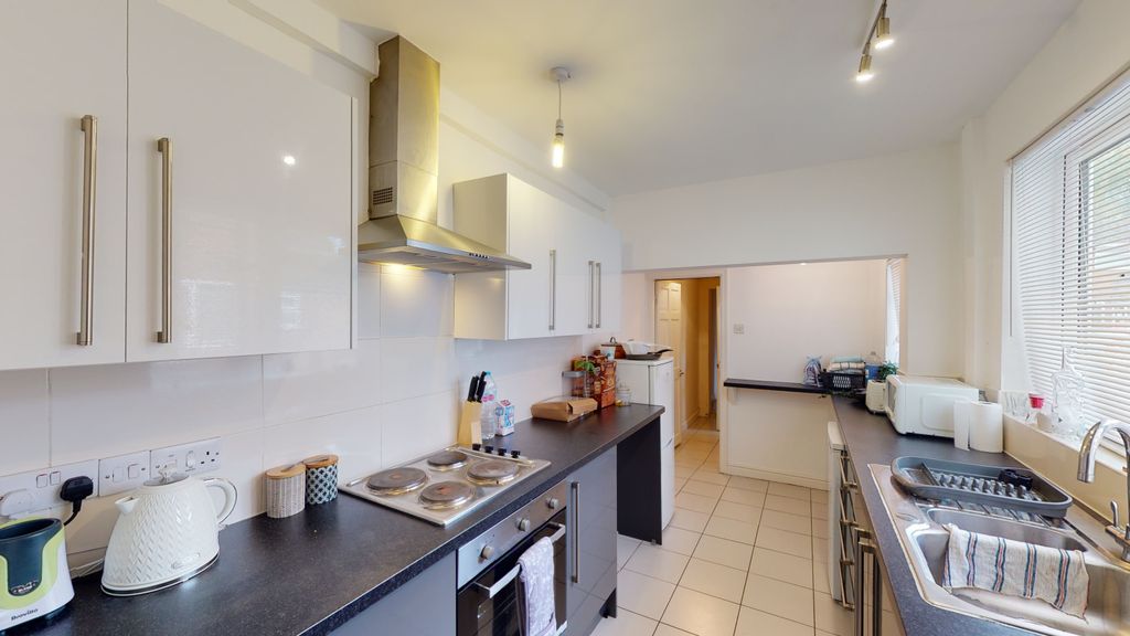 Property photo 2 of 7