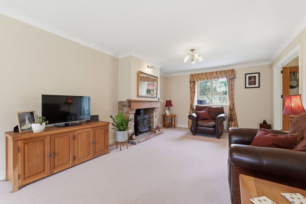 Property photo 2 of 23