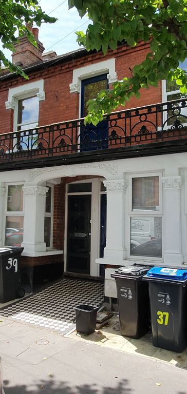 Property photo 1 of 8 Cover