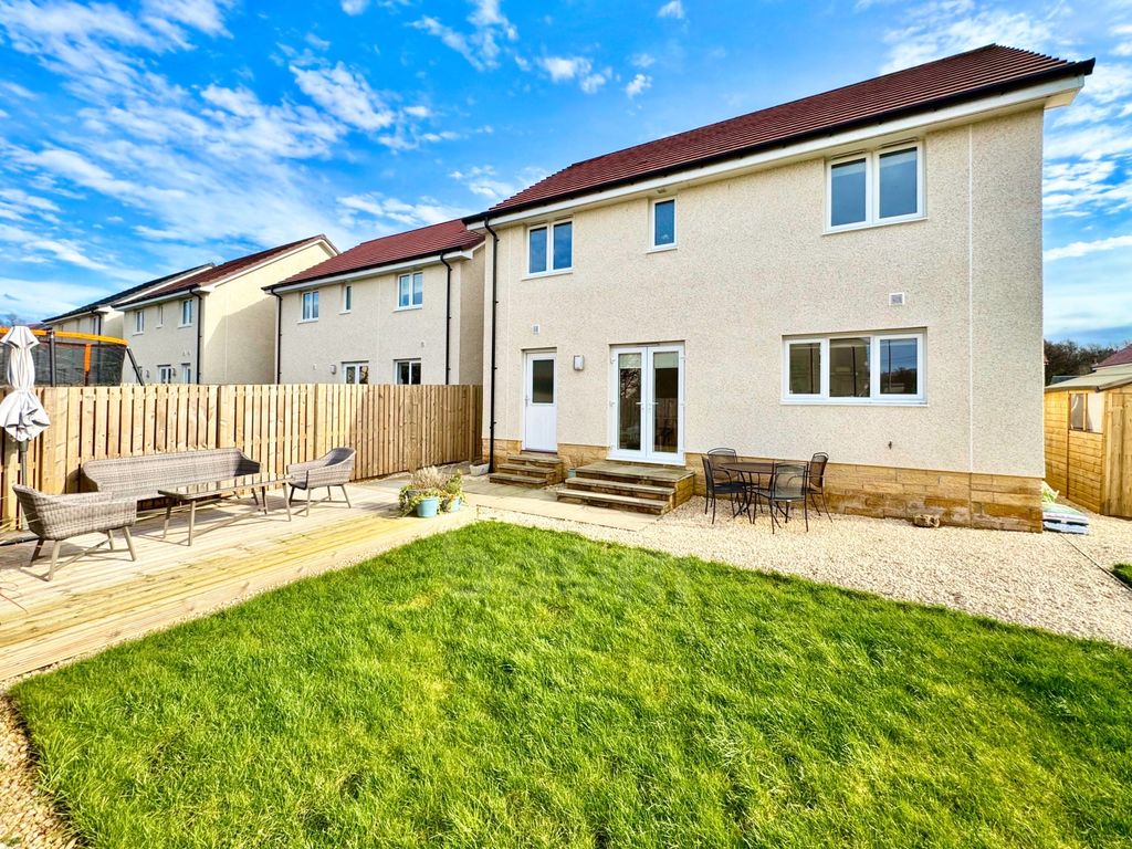 Property photo 3 of 30 Colville Crescent, Glengarnock Rear Garden Photo