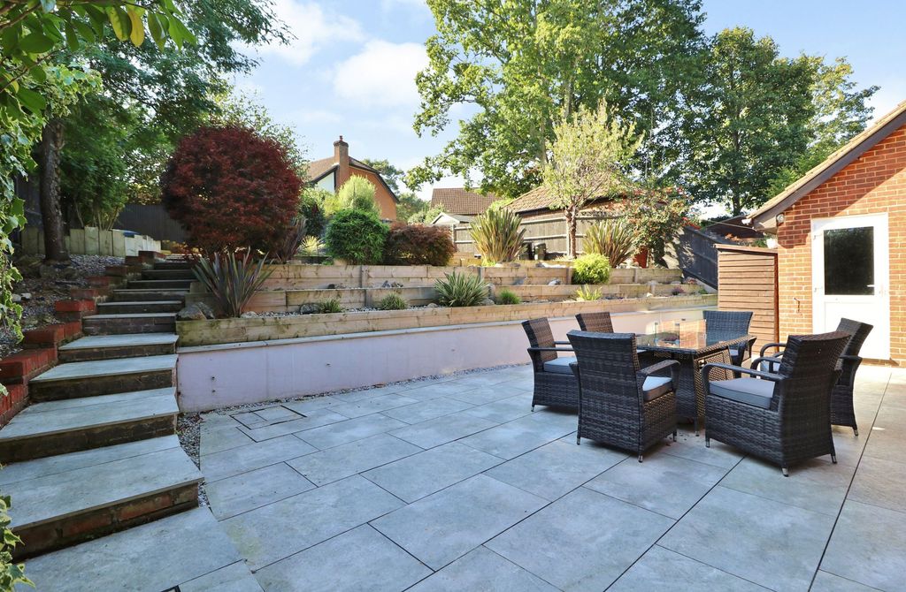 Property photo 2 of 21