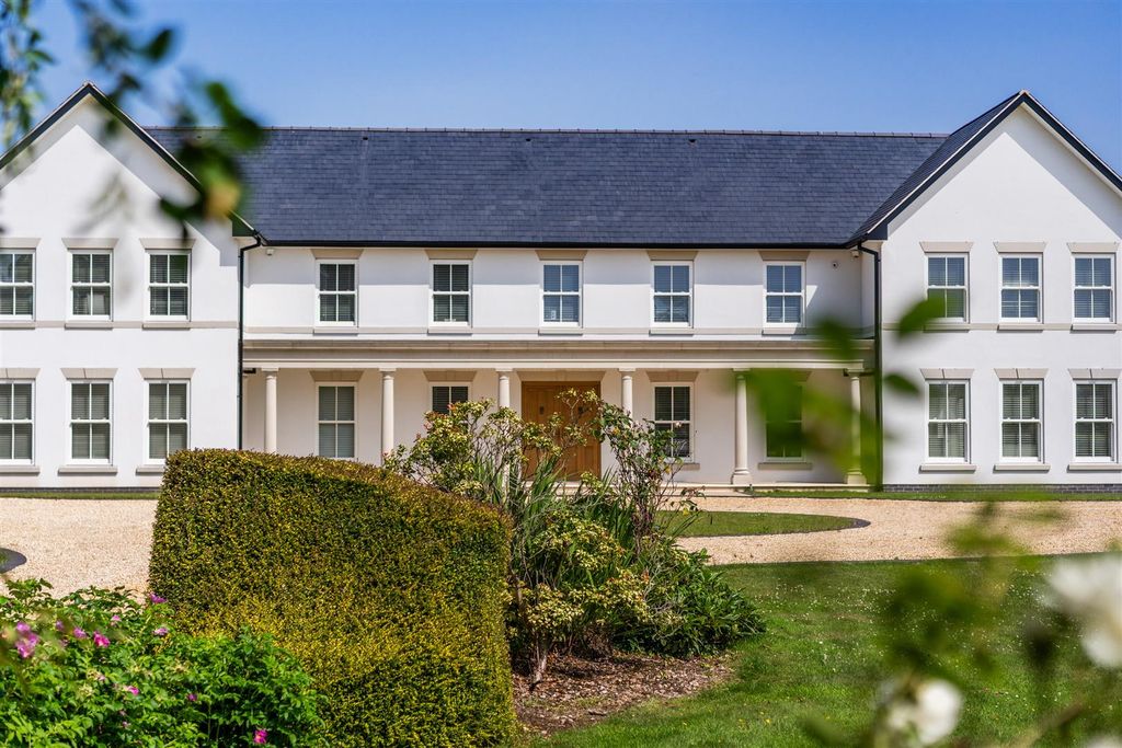 Property photo 1 of 26 Knowle Manor_107.Jpg
