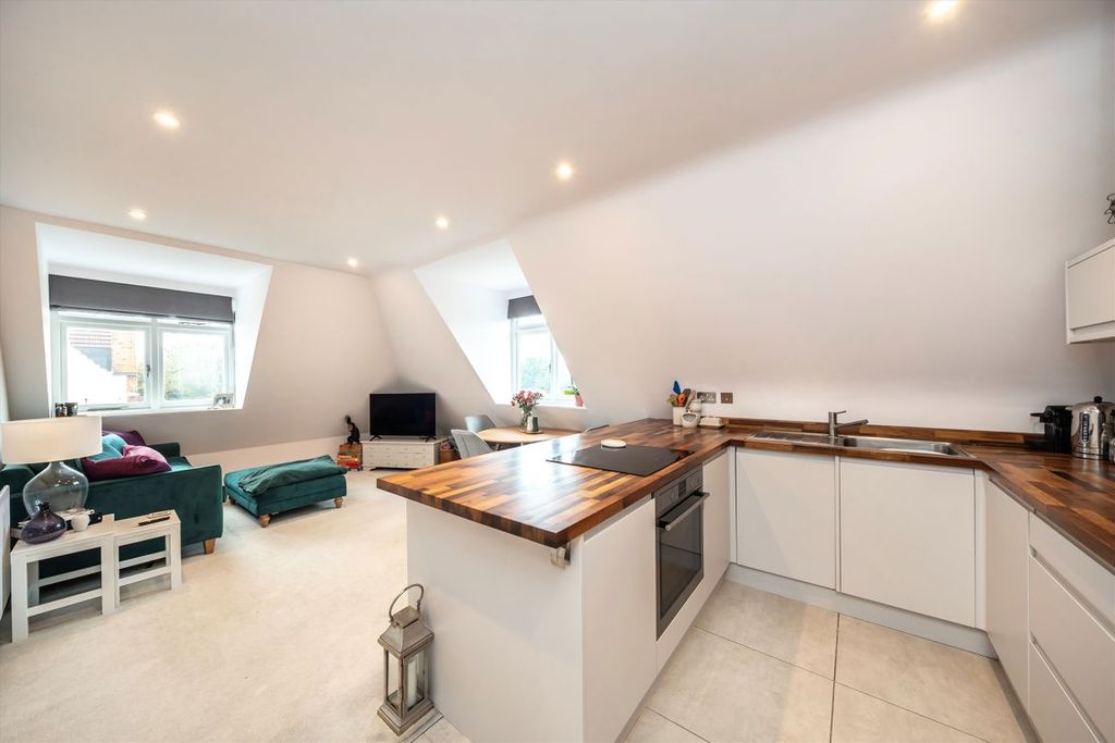 Property photo 2 of 6