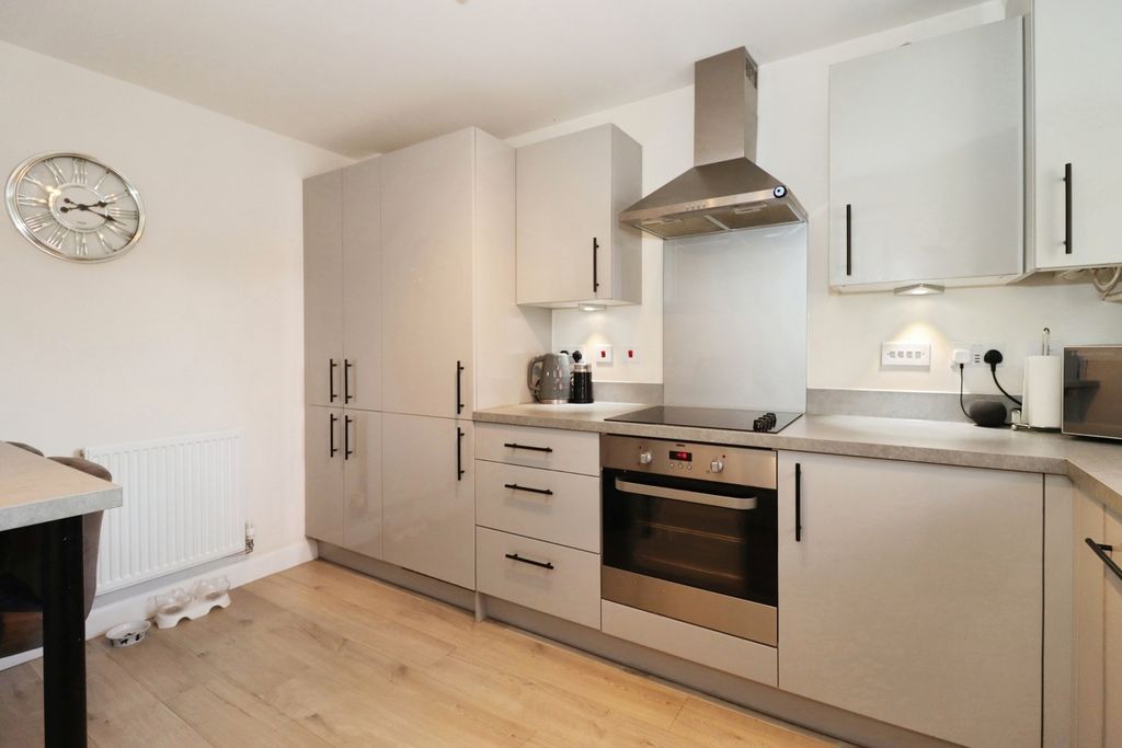 Property photo 3 of 16 Photo