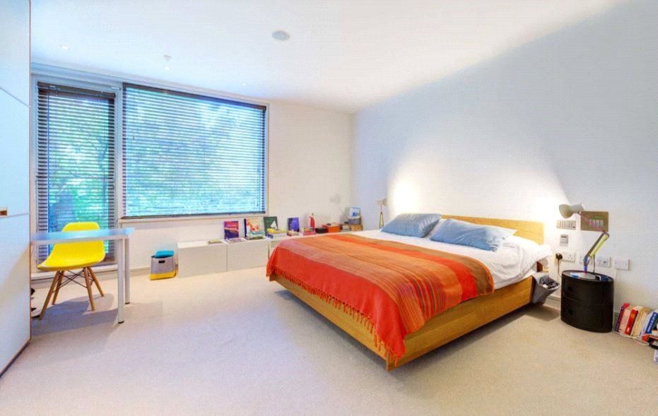 Property photo 3 of 17 Picture-No-17-90