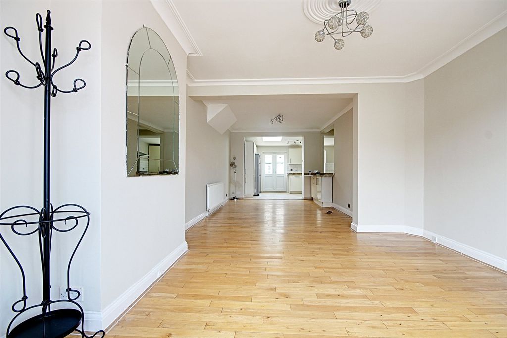 Property photo 3 of 21 Picture No. 03