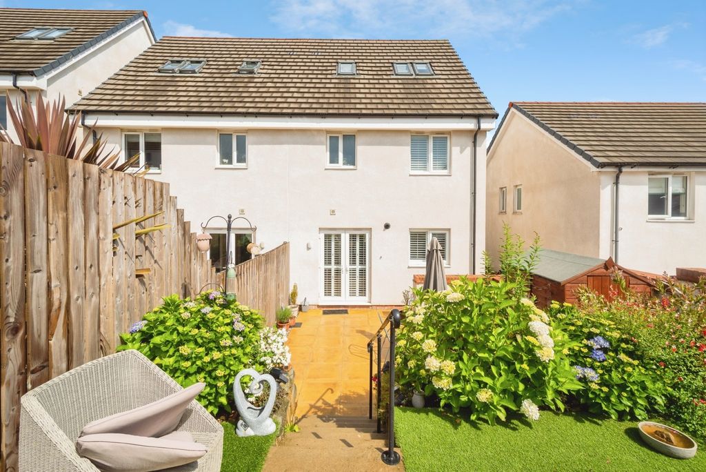 Property photo 2 of 19 Pbox-Img.Jpg