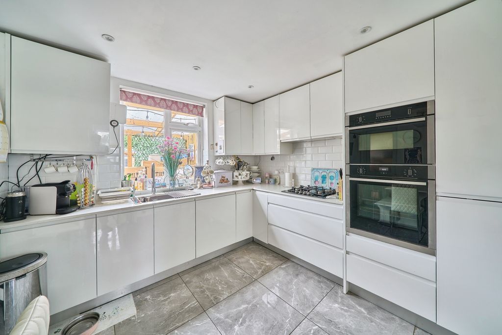 Property photo 1 of 25